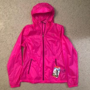 NWT north face Women’s cyclone hood wind breaker